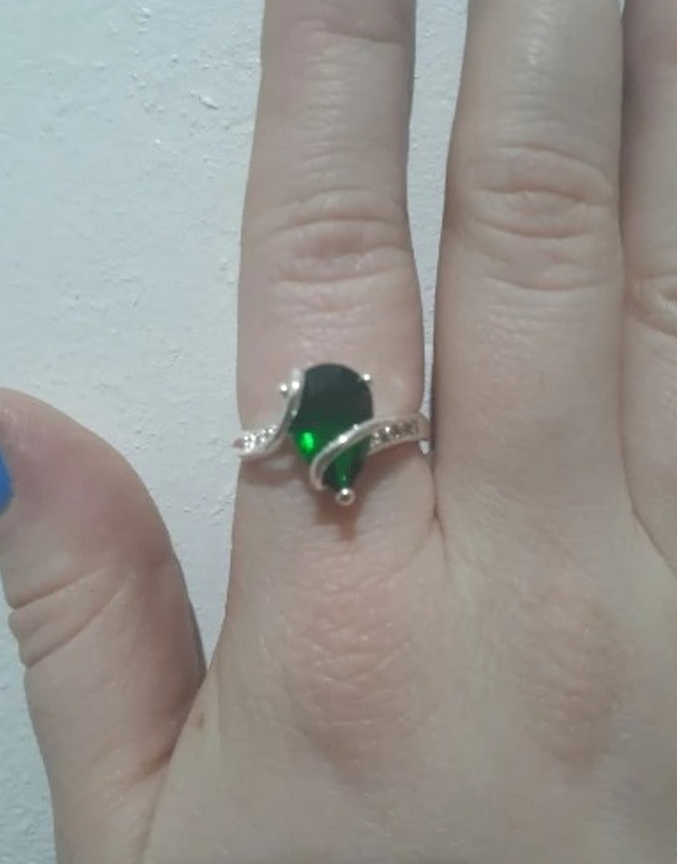 925 Sterling Silver Big Emerald Green Teardrop Ring