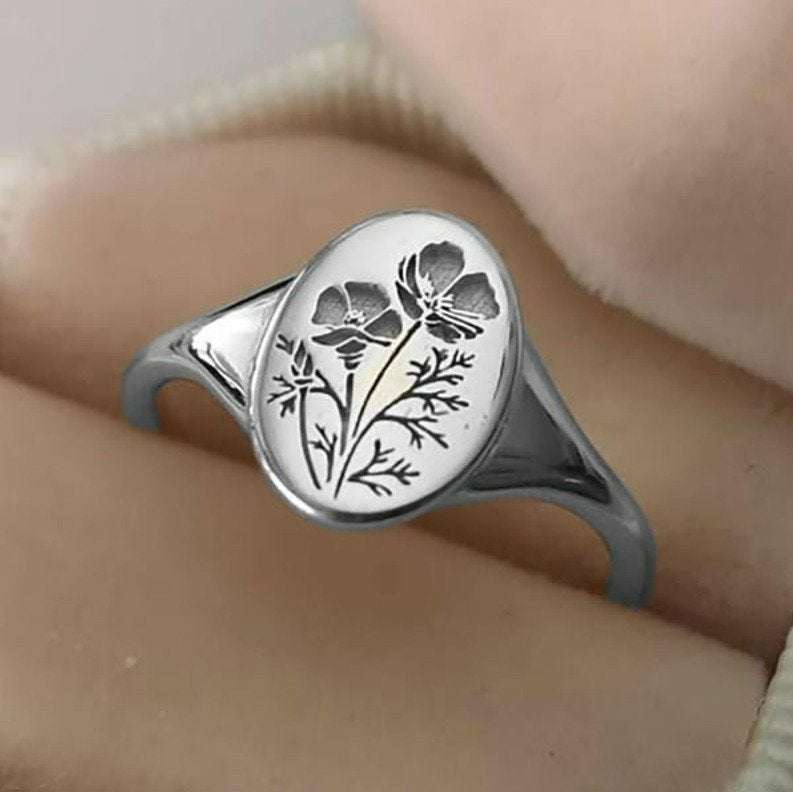 Carved Oval White 18ct Gold 750 Poppy Wildflowers Engraved Signet Ring