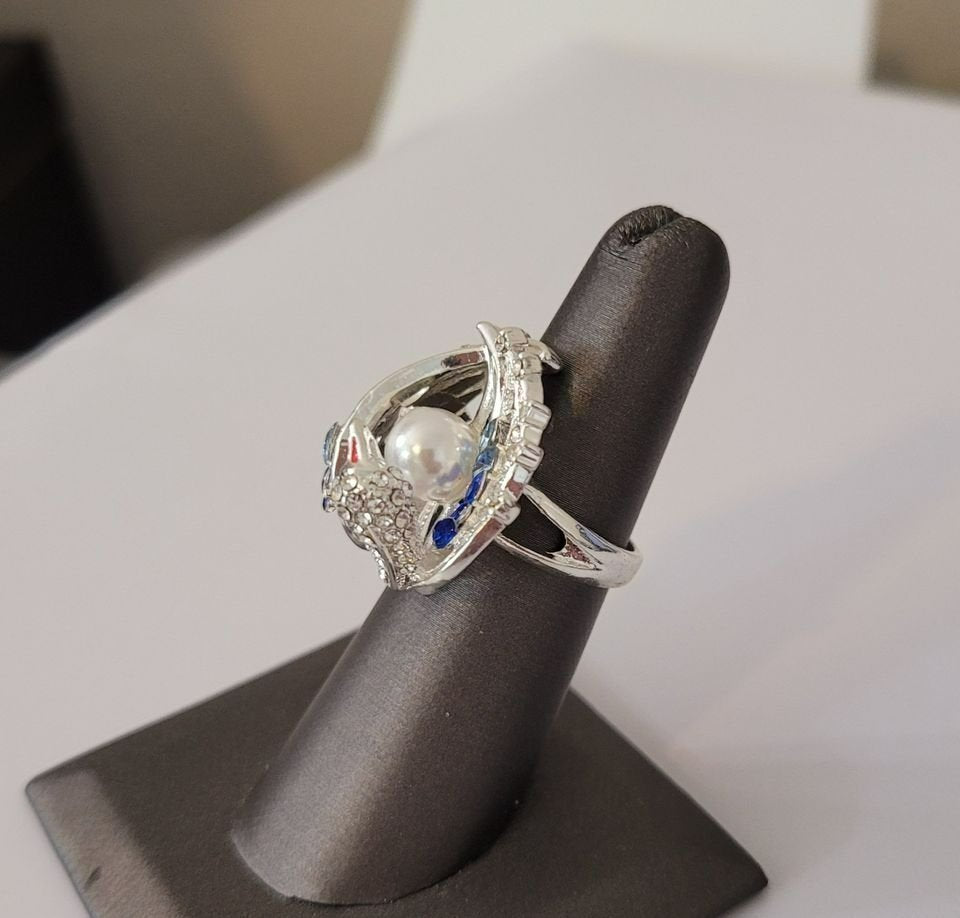 Exquisite White Swan Pearl Unique Silver Ring