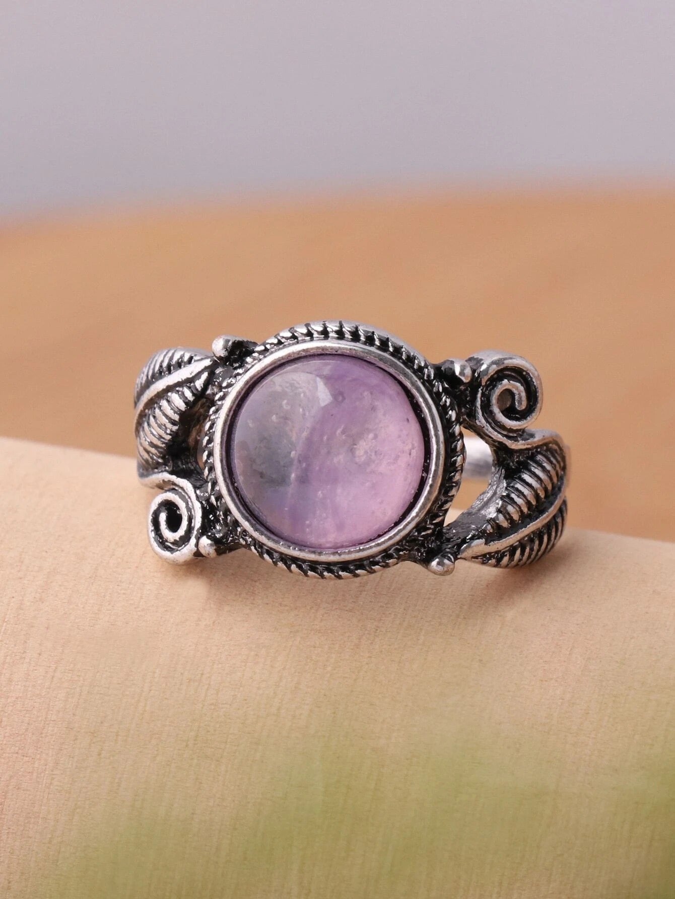 Antique Lady Purple Rhinestone Leaf Vintage Silver Ring
