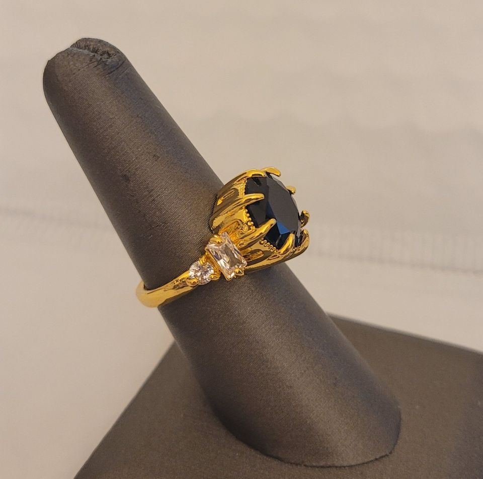 Creative Eight claw Blue Topaz Modern Gold Ring