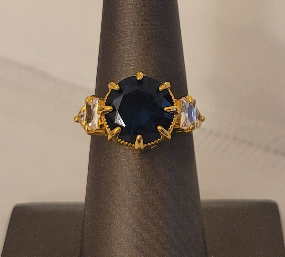 Creative Eight claw Blue Topaz Modern Gold Ring