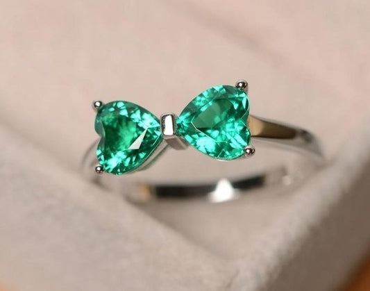 Elegant Emerald Green Bowknot Ribbon Silver Ring