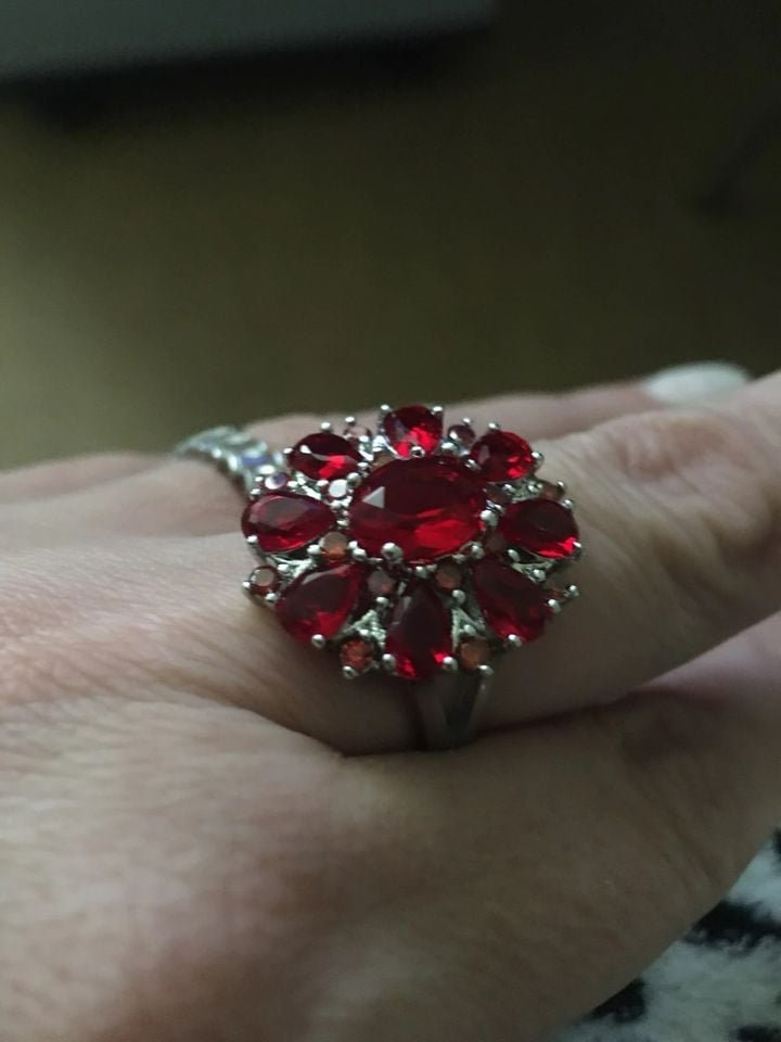 Vintage Dark Red Garnet Silver Faceted Flower Ring