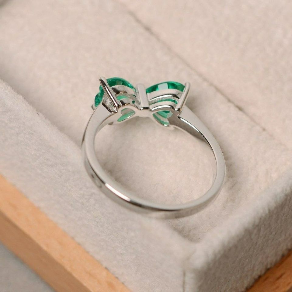 Elegant Emerald Green Bowknot Ribbon Silver Ring