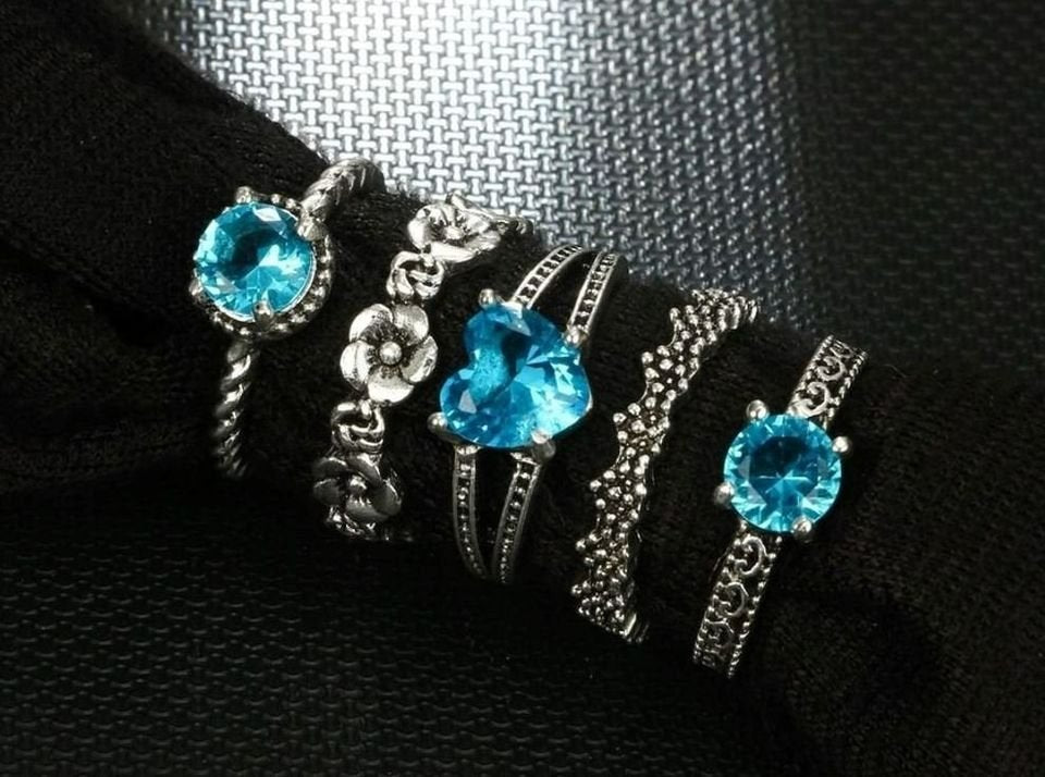 5pcs Vintage Flower Inlaid Blue Gemstone Heart Silver Ring Set