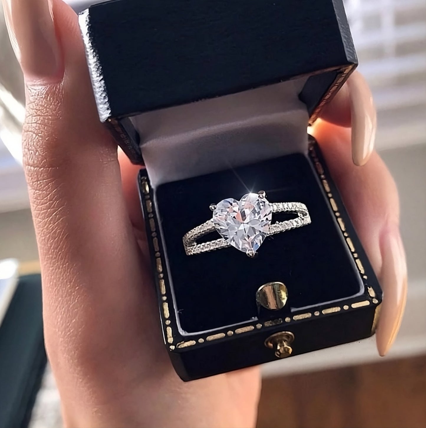925 Sterling Silver Heart Shaped Crystal Elegant Ring