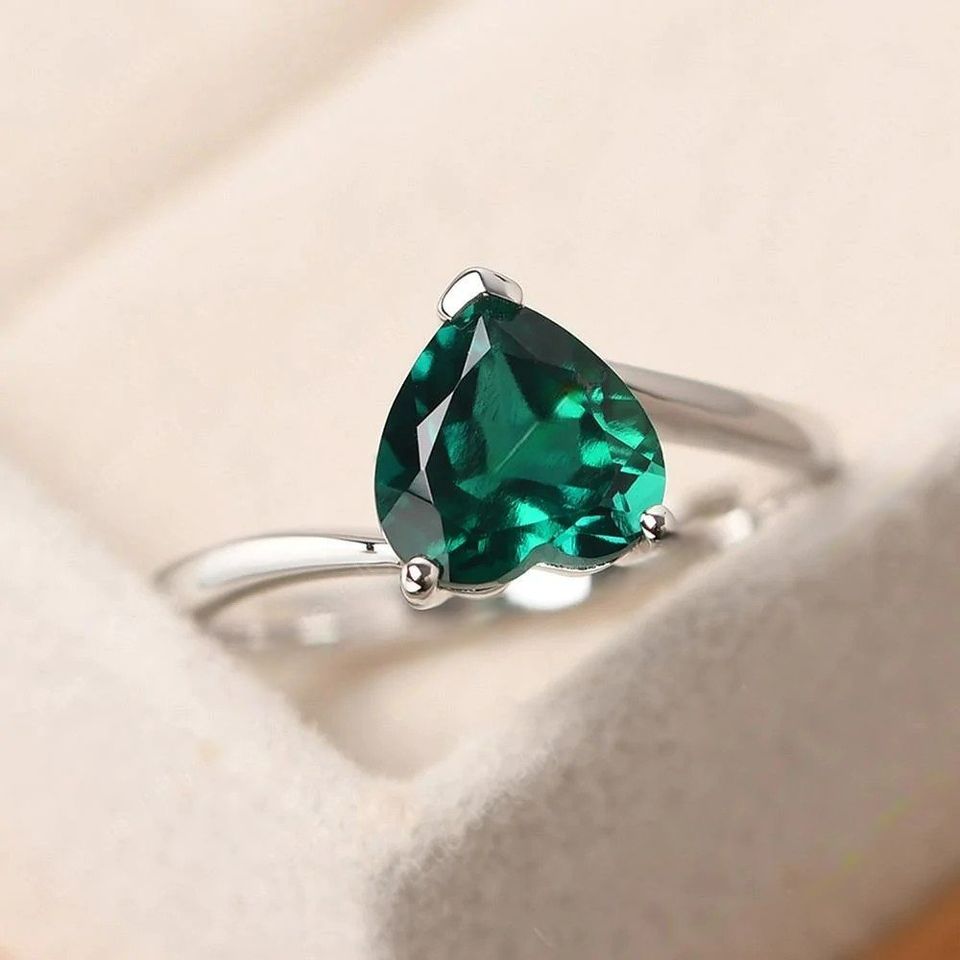 Heart-Shaped Emerald Green Silver Solitaire Ring