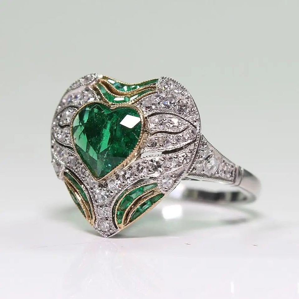 Vintage Emerald Green Heart Art Deco Silver European Ring