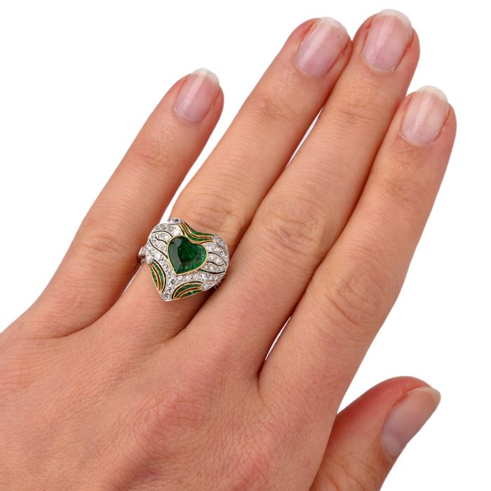 Vintage Emerald Green Heart Art Deco Silver European Ring