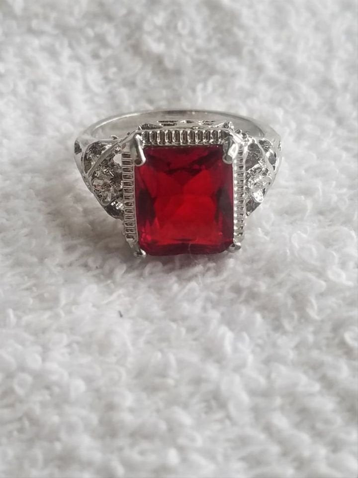 925 Sterling Silver Ruby Red Hollow Ring