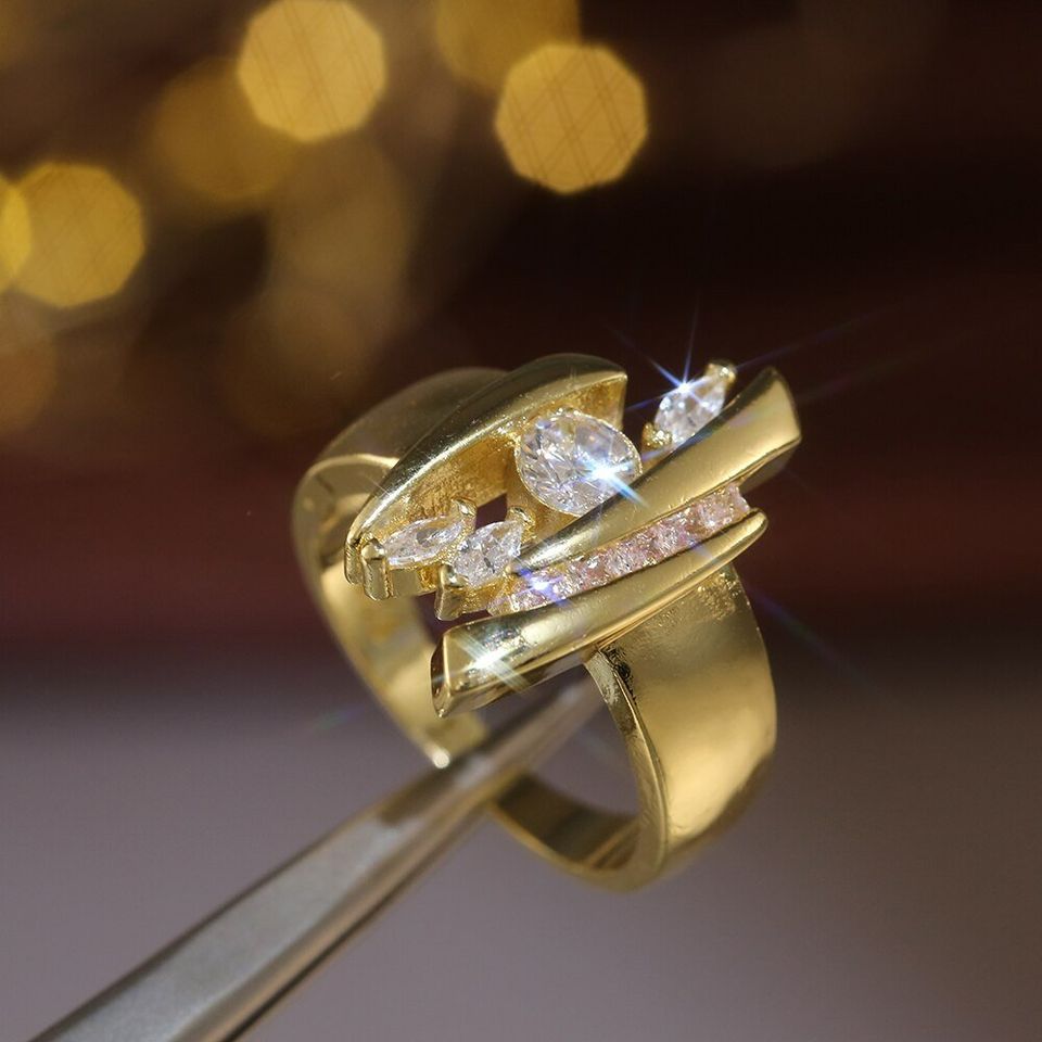 Unique Natural White Gemstone Gold Anillos Ring