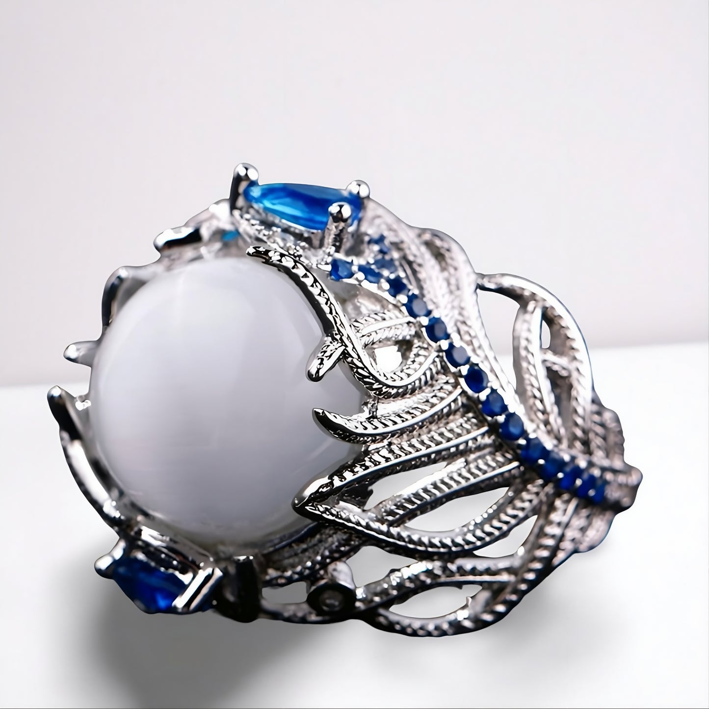 Vintage White Opal Cat Eye Hollow Silver Ring