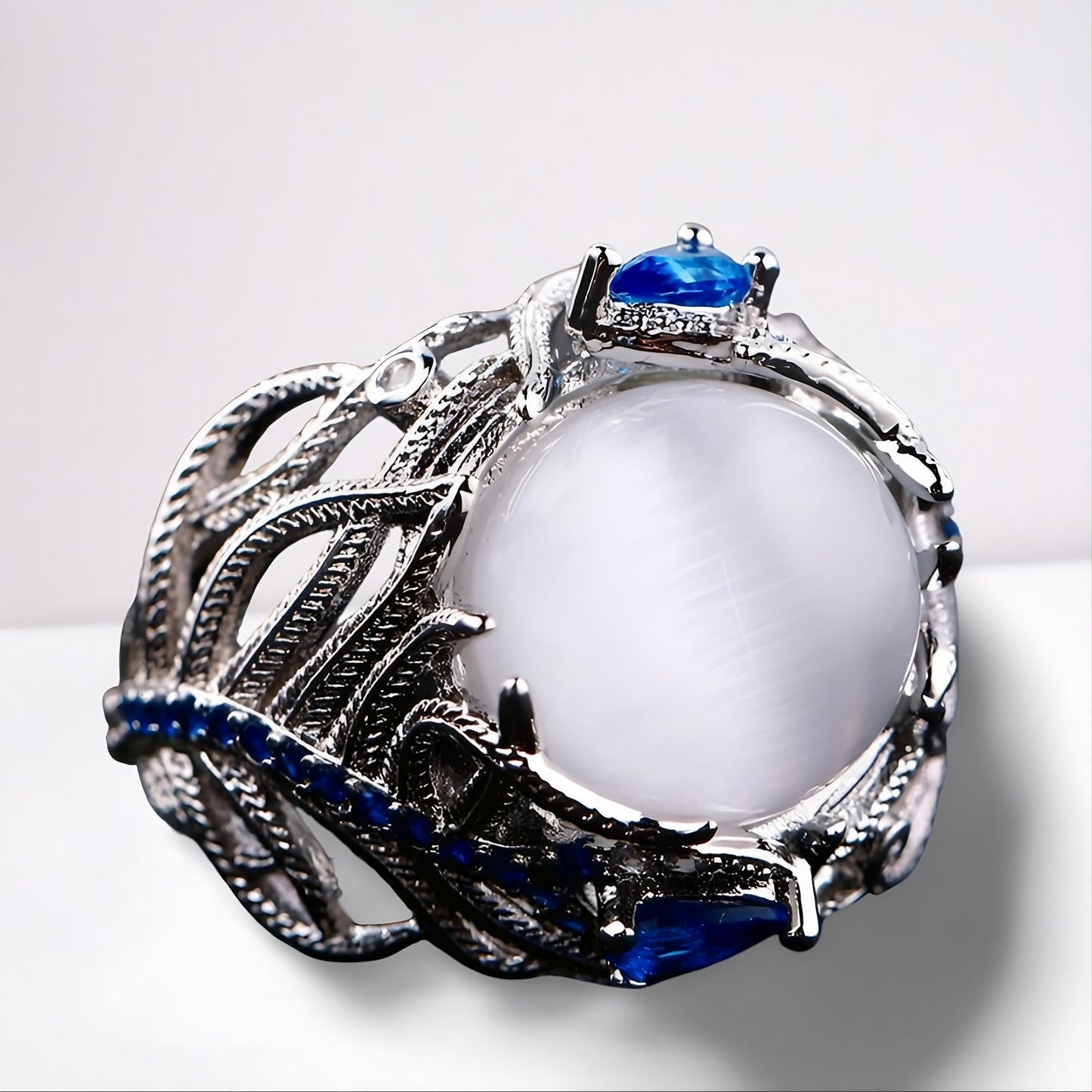 Vintage White Opal Cat Eye Hollow Silver Ring