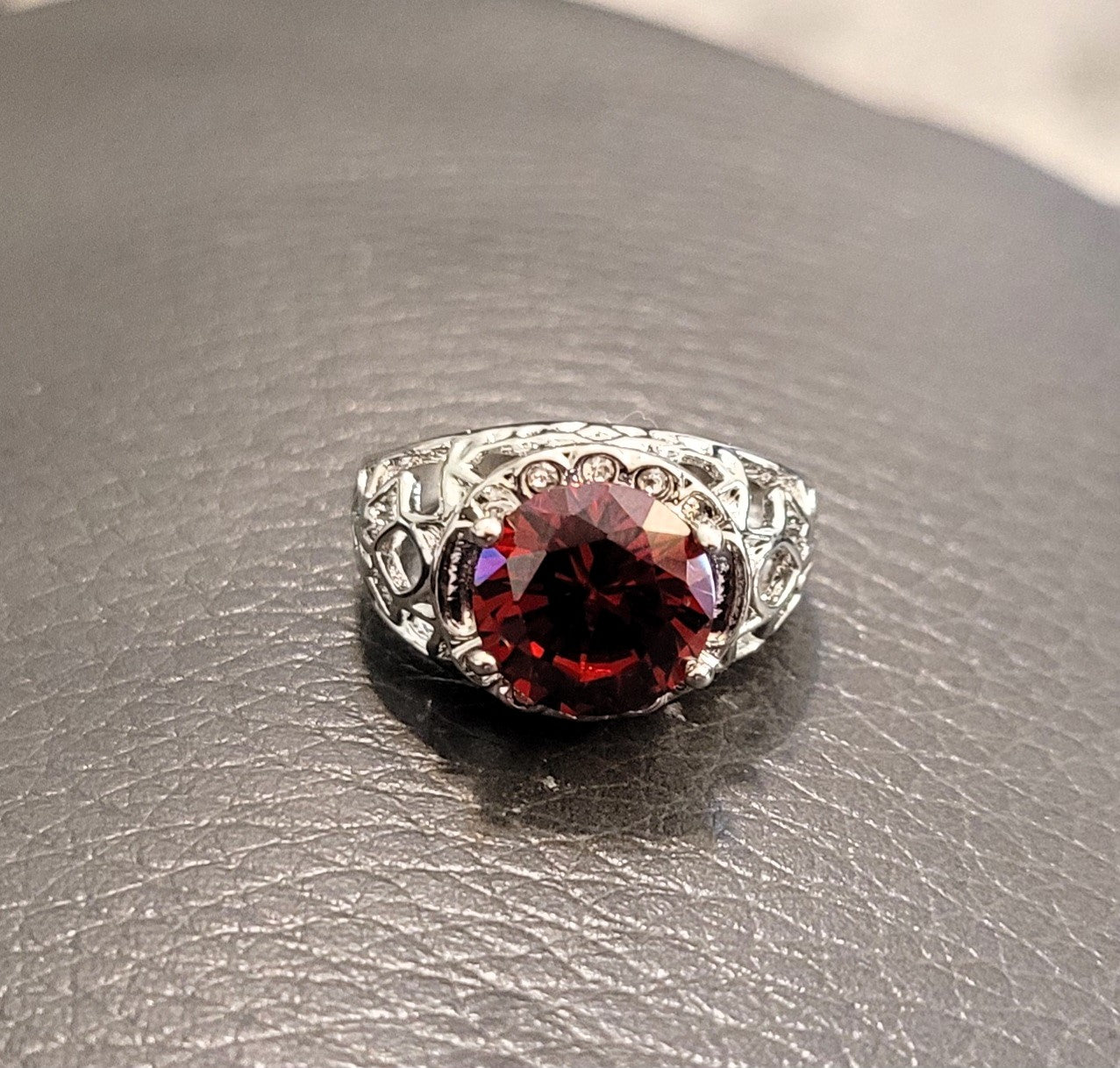 1CT Hollow Red Topaz Art Deco Vintage Silver Filigree Ring