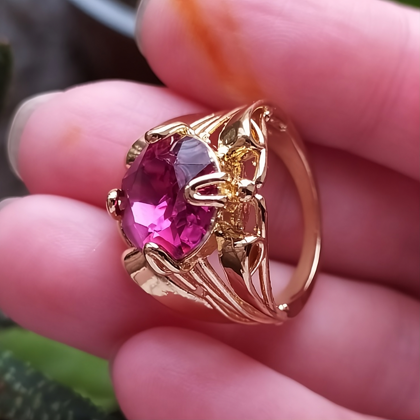 Crimson Throne Magenta Fire Gold Cocktail Ring
