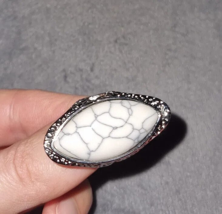 Natural White 27mm Stone Hollow Antique Silver Ring