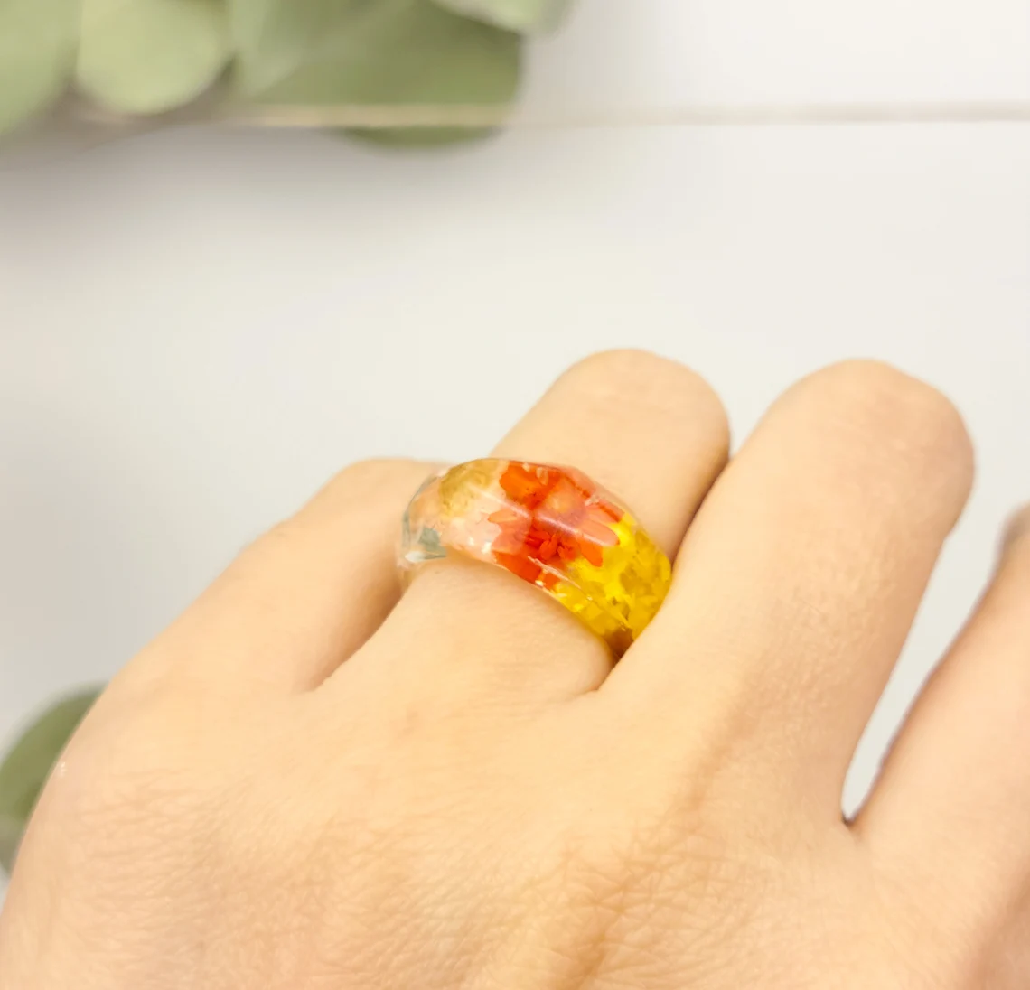 Colorful Daisy Dried Flowers Transparent Resin Epoxy Ring
