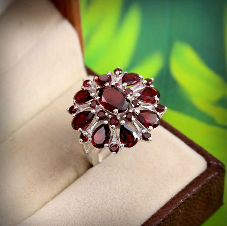 Vintage Dark Red Garnet Silver Faceted Flower Ring