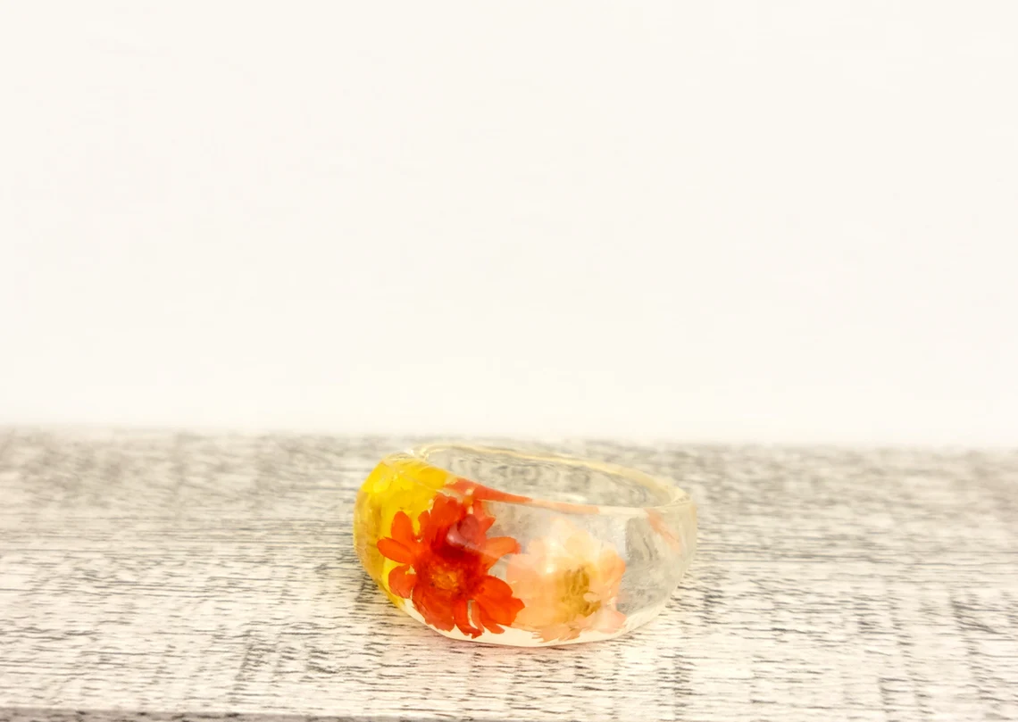 Colorful Daisy Dried Flowers Transparent Resin Epoxy Ring