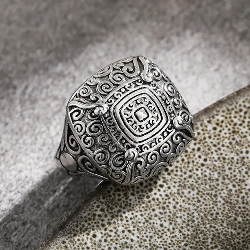 Vintage Rounded Square Silver Swirl Motif Cocktail Ring