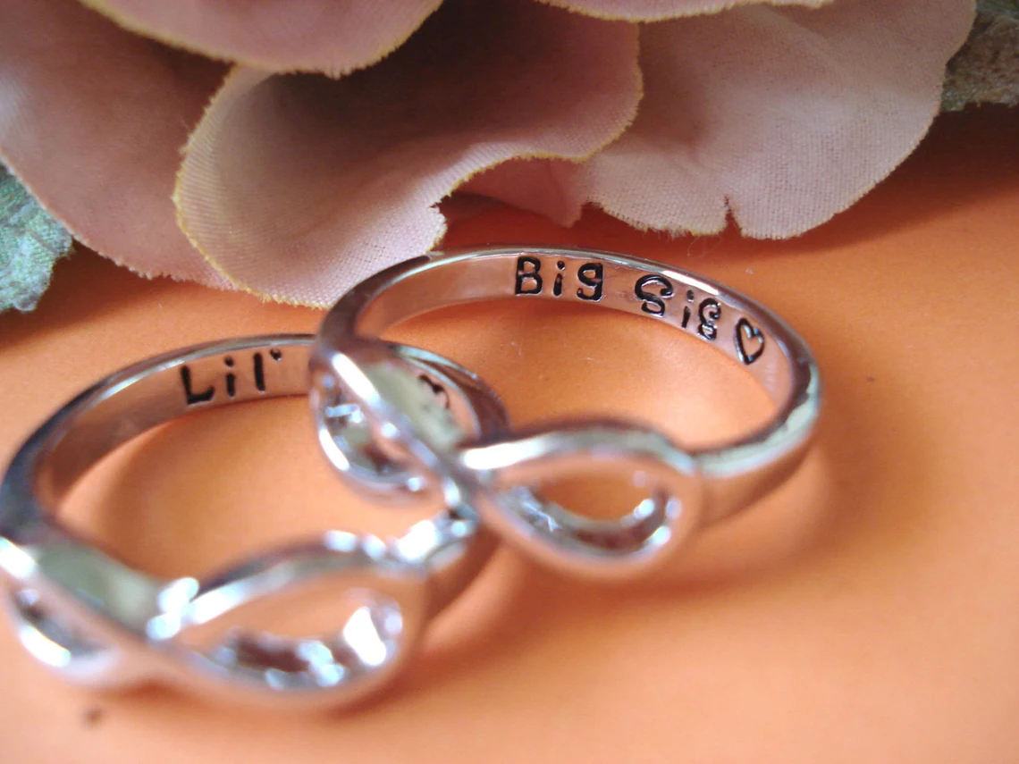 2Pcs Endless Love Infinity Sisters Big Sis Lil Sis Ring Set