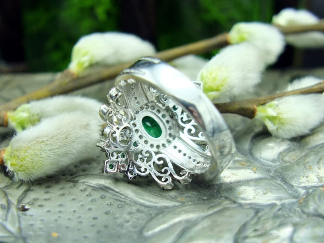 Vintage Emerald Green Art Deco Ring | Regal Royal Aesthetic