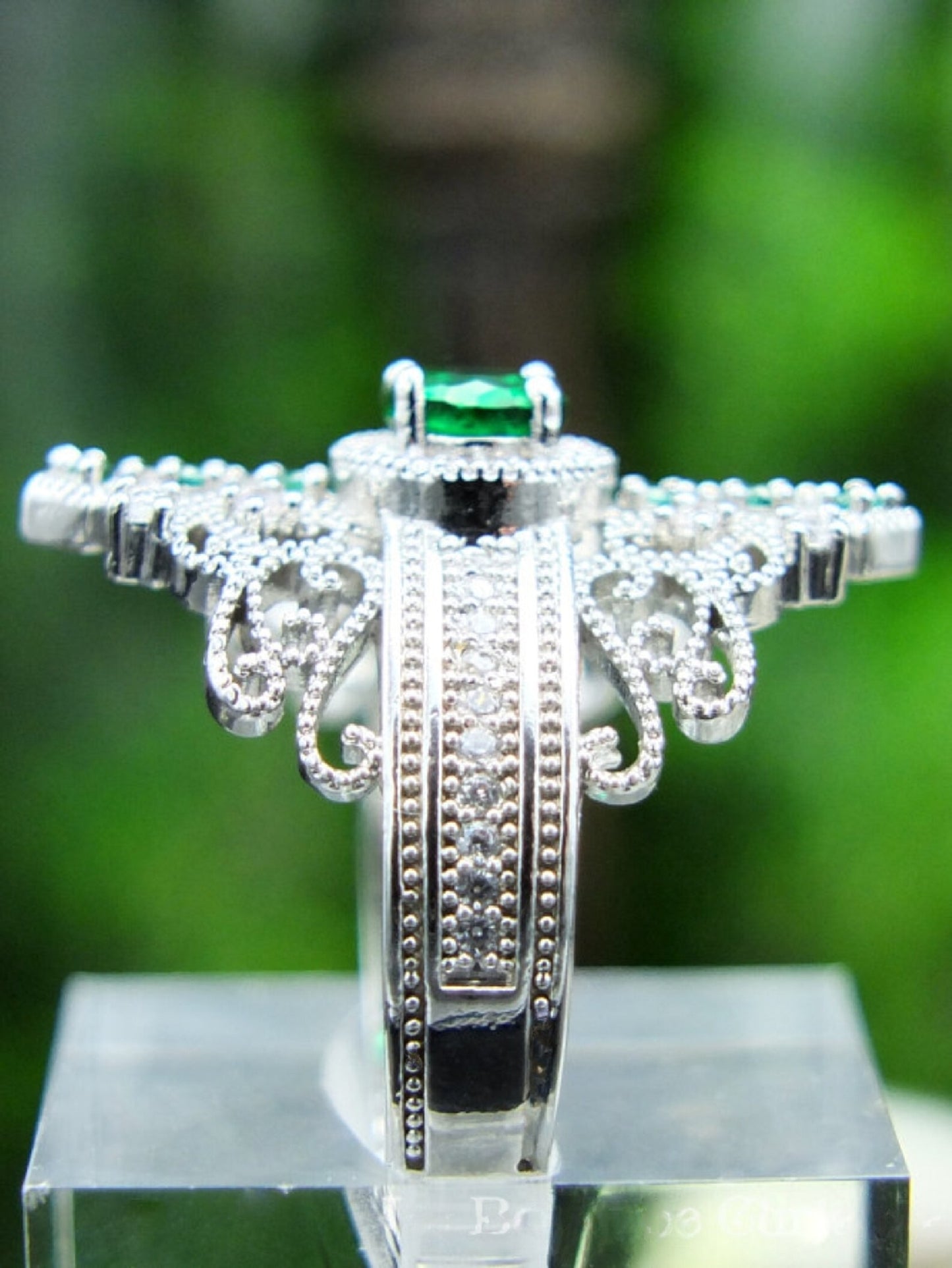 Vintage Emerald Green Art Deco Ring | Regal Royal Aesthetic