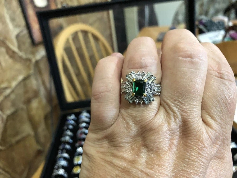 Vintage Green & White Floral Antique Silver Art Deco Ring