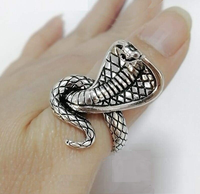 Lady Cobra Snake Wrap Silver Punk Ring