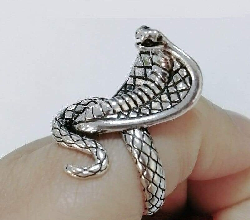 Lady Cobra Snake Wrap Silver Punk Ring