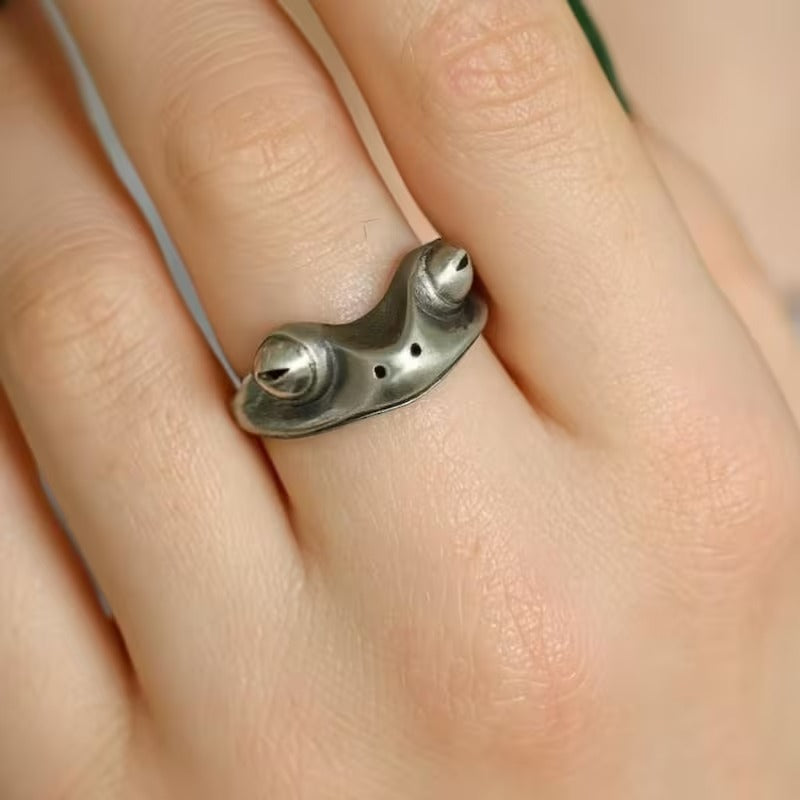 Creative Frog Unique Silver Open Retro Ring