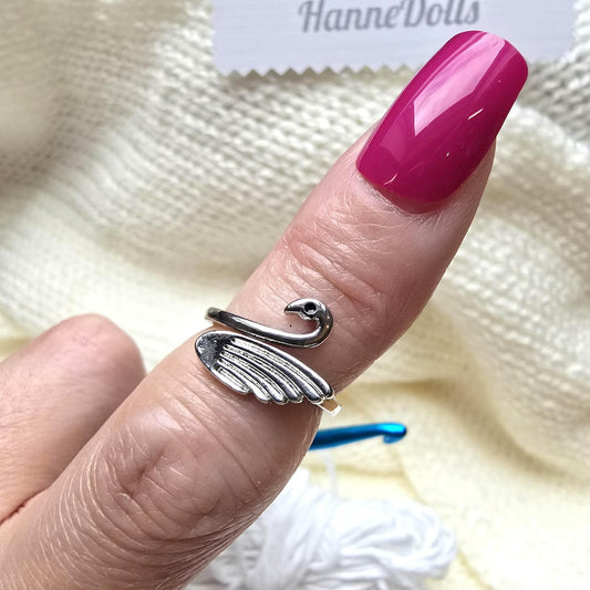 Retro Swan Black Crystal Open Carved Silver Ring
