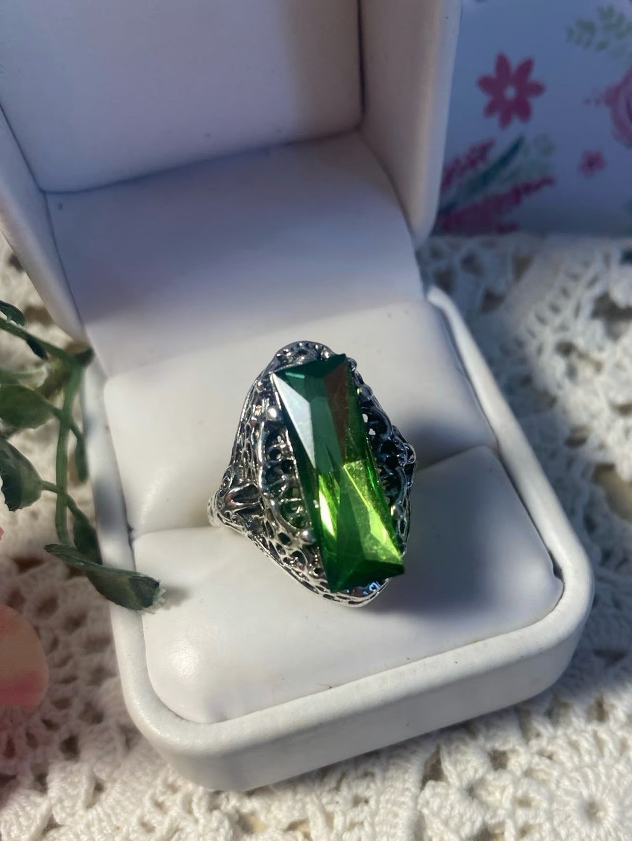 Retro Hollow Green Topaz Antique Silver Filigree Ring