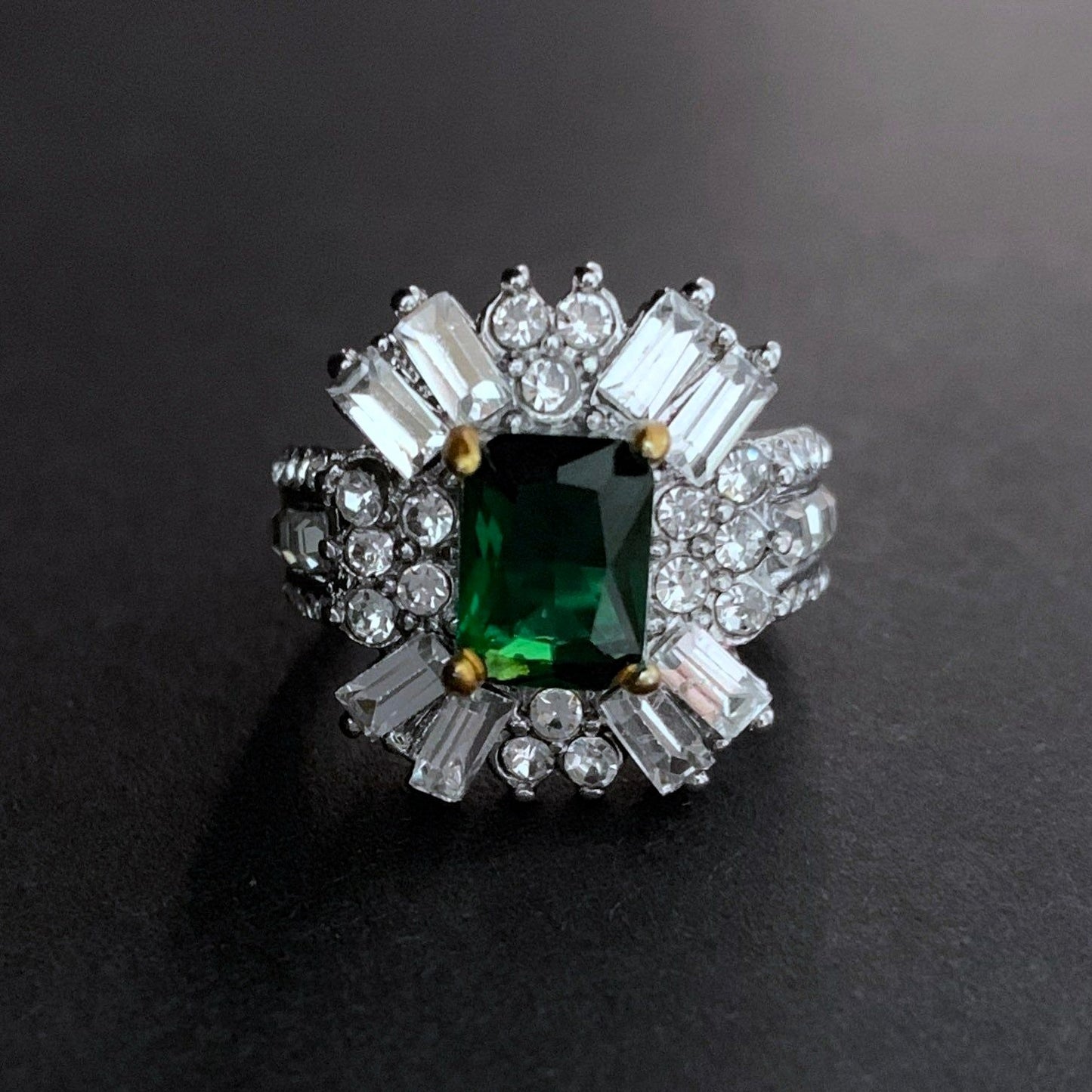 Vintage Green & White Floral Antique Silver Art Deco Ring