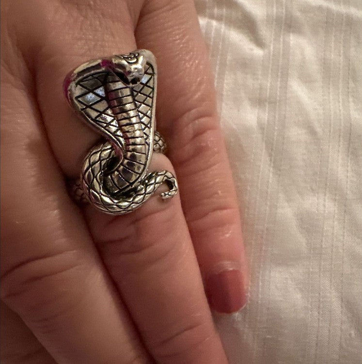 Lady Cobra Snake Wrap Silver Punk Ring