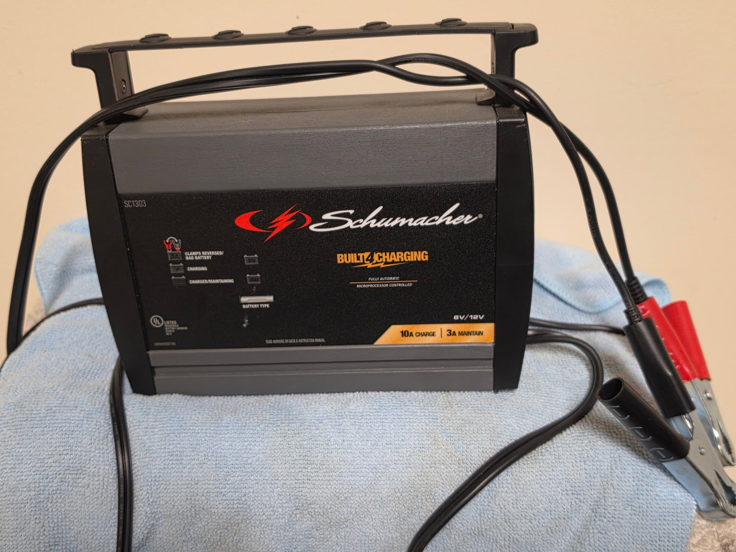 Schumacher SC1303 Battery Charger and Maintainer