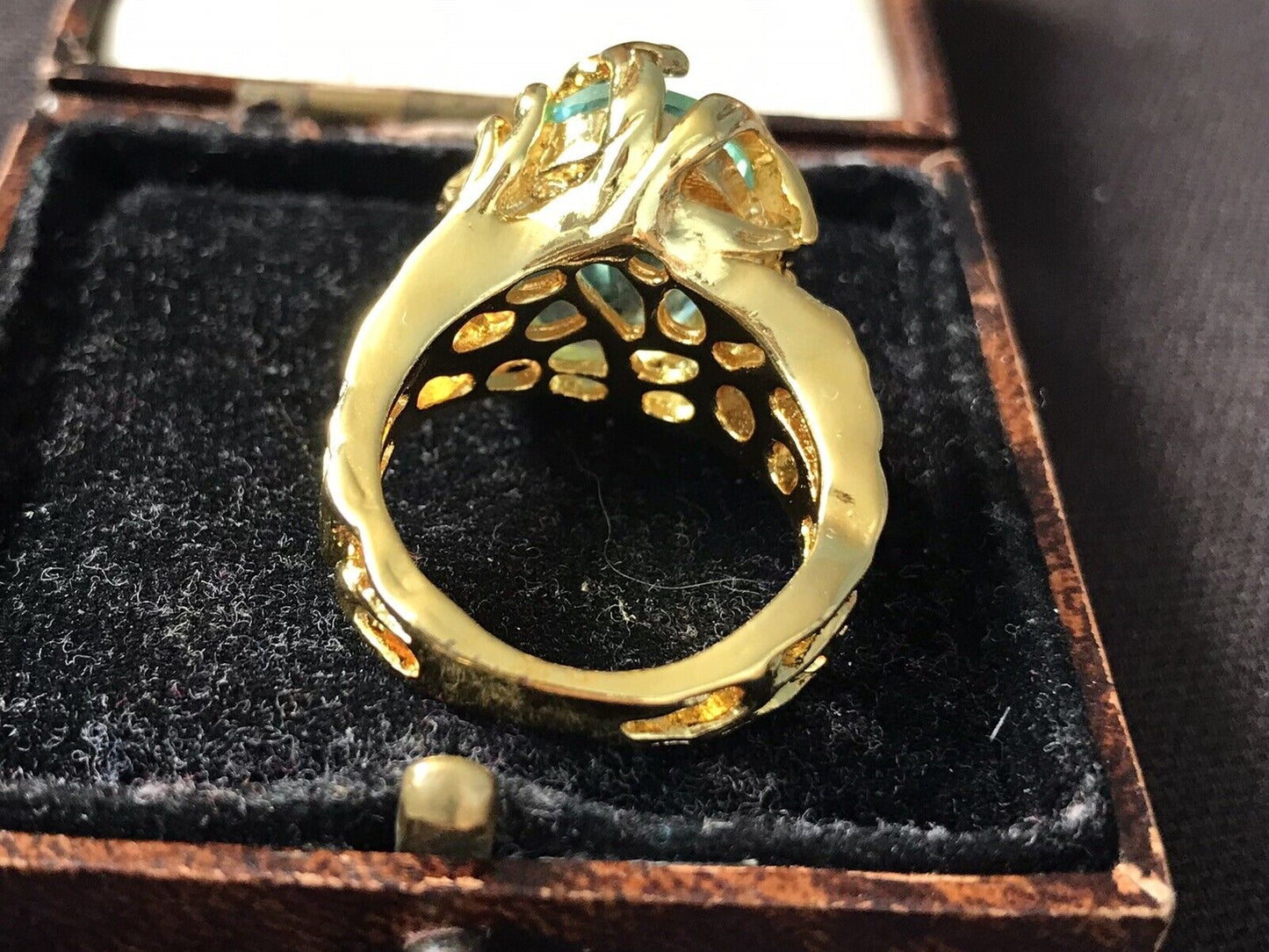 Cluster Hollowed Out Blue Crystal Gold Ring