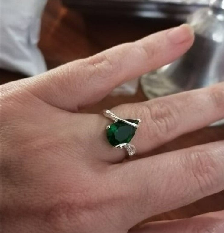 925 Sterling Silver Big Emerald Green Teardrop Ring