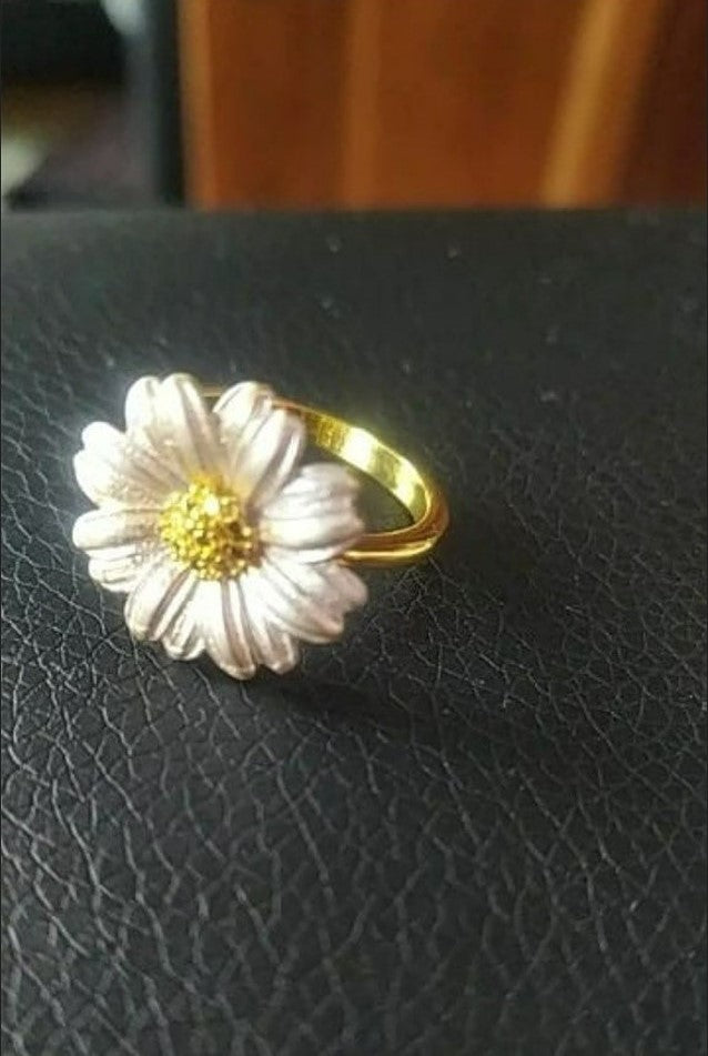 Sterling Silver 19mm Sweet Daisy Gold Tone Ring - Size 7