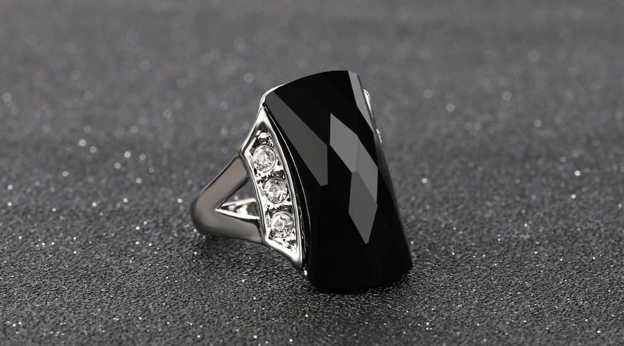 Vintage Black Gemstone Tibetan Silver Ring