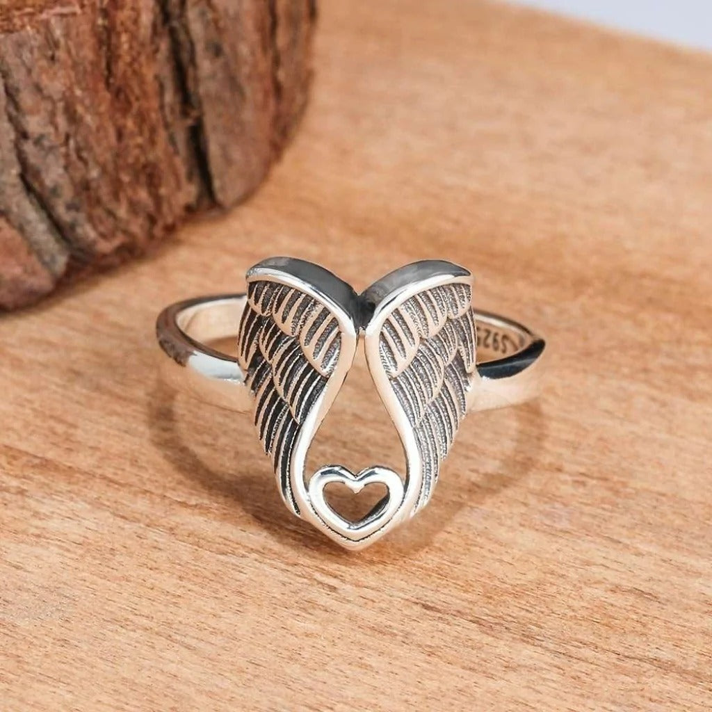 Vintage Angel Wings Amulet Heart-shaped Sterling Silver Ring