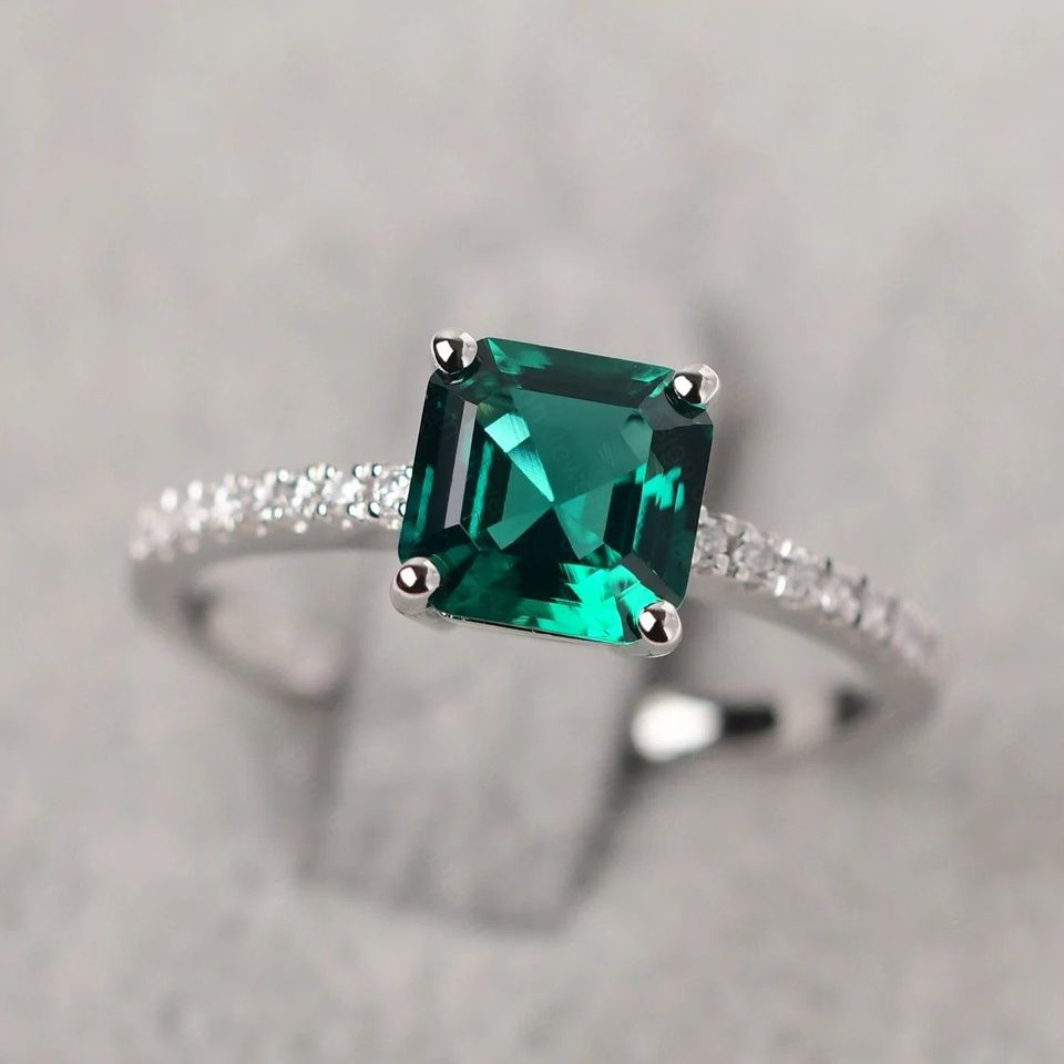 Sterling Silver Emerald Green Topaz Promise Ring - Size 6